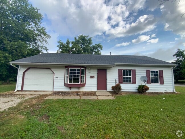 Building Photo - 807 Knollcrest Dr Rental