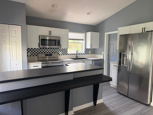 Photo - 1852 Capeside Cir