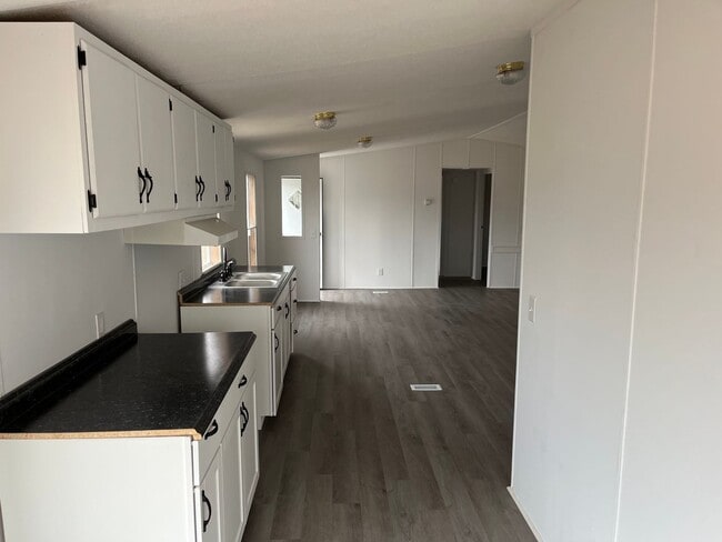 Photo - 632 British Rd