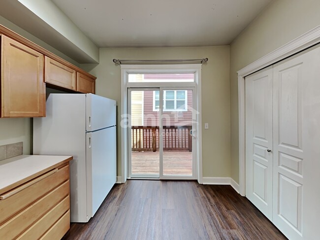 Photo - 129 Wild Rose St