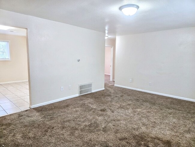 Photo - 3630 Douglas Ave Unidad 3630 Douglas Ave #1