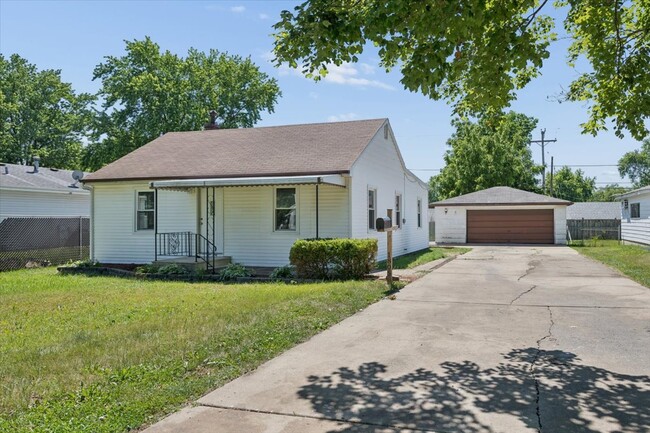 Photo - 1805 Kelly Ave
