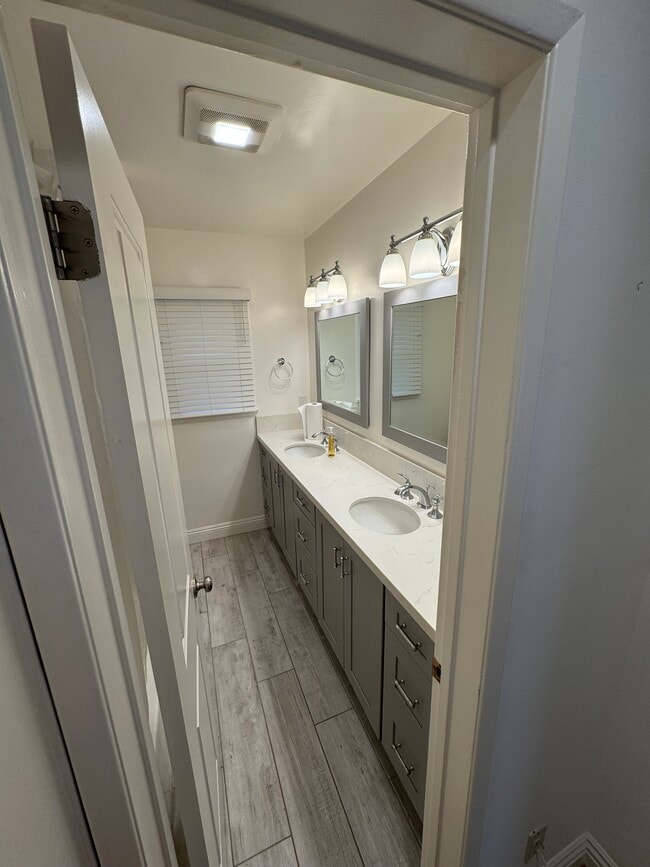 Bathroom - 1122 Euclid St Unit A