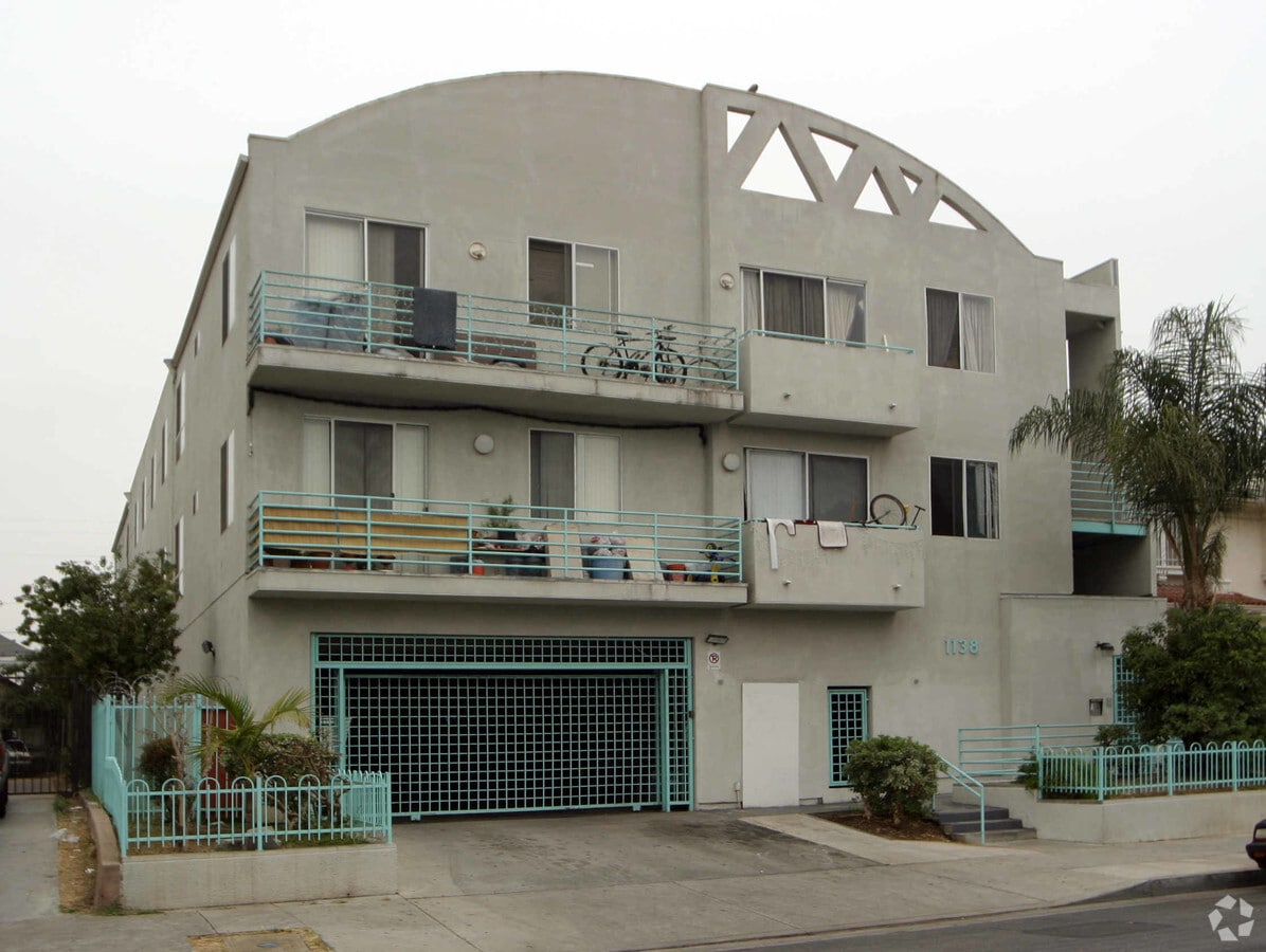 Photo - 1138 Magnolia Ave Apartments