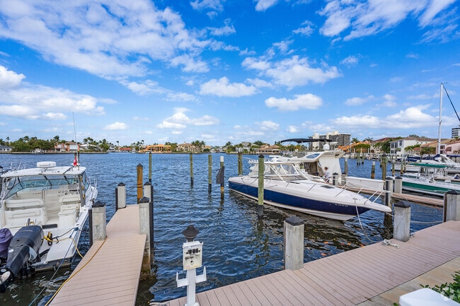 Building Photo - 85 Pelican Pointe Dr Unit 203 Rental