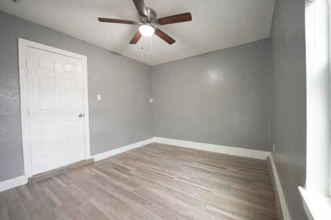 Photo - 4011 Fire Sun