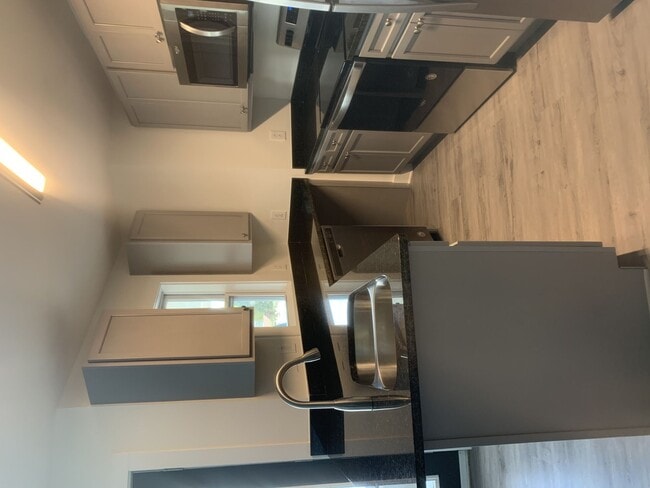 Photo - Pointe Six52