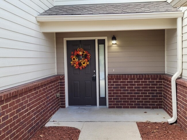 Photo - 537 Wingspan Way