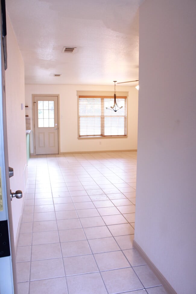 Photo - 1424 Shoshoni Trl