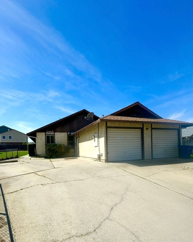 Building Photo - MA346 Unit 2