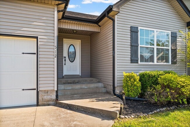 Photo - Pet Friendly Three Bedroom!