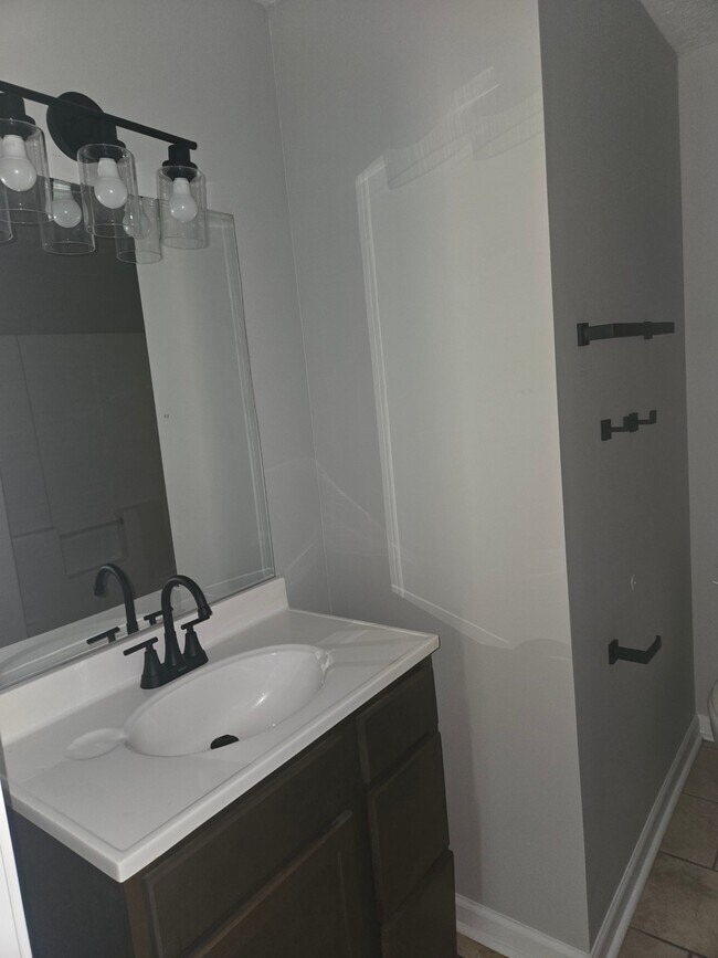 Photo - 916 Monroe Ave