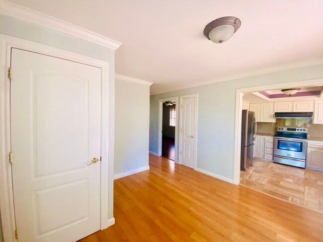 Photo - 14002 Hemlock Dr