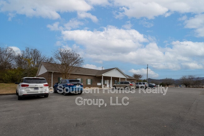 305 Grady Rd