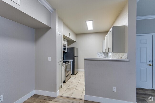 1 BR, 1 BA (Renovated) - 700 SF