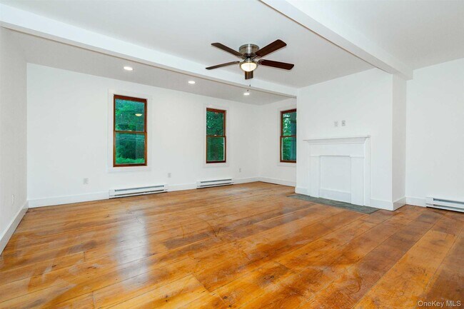 Building Photo - 681 NY-216 Unit 1