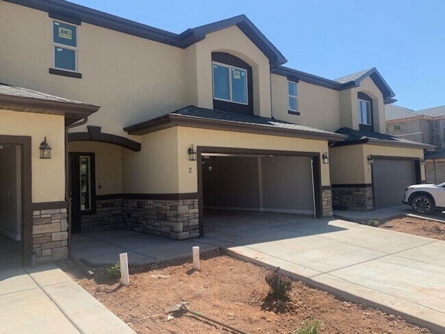 Photo - Shadow Ridge Townhome #33! End Unit!!