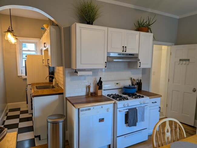 Photo - 82 Gladstone St Unit 2