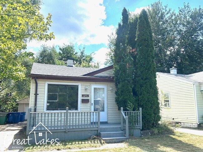 Building Photo - 11252 Lozier Ave