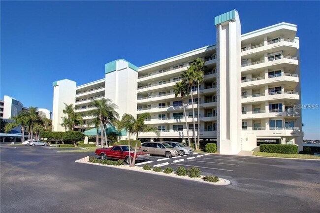 7979 Sailboat Key Blvd S Unidad 306