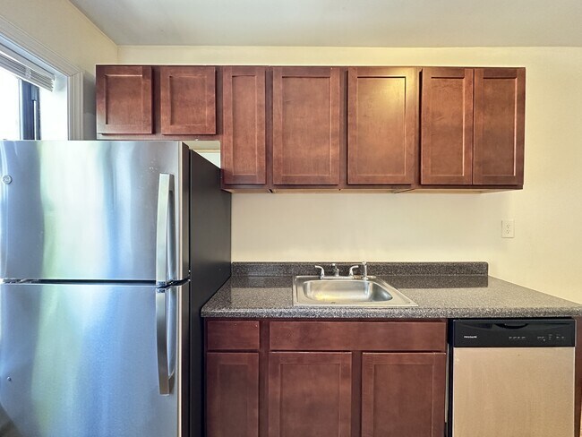 Photo - 1034 W George St Unit 53