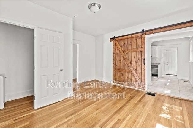 Photo - 1705 Steiner Ave SW