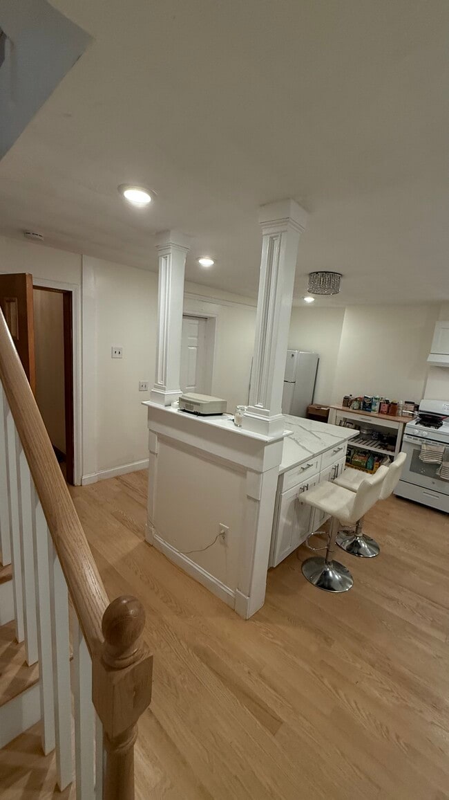 Photo - 37 Oak St Unit 1 room