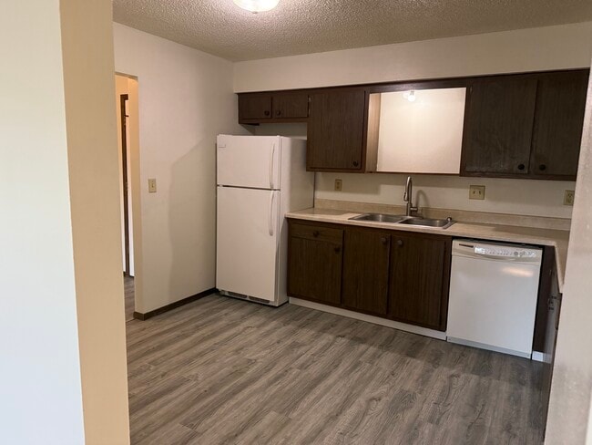 Photo - 109 E Monroe Ave