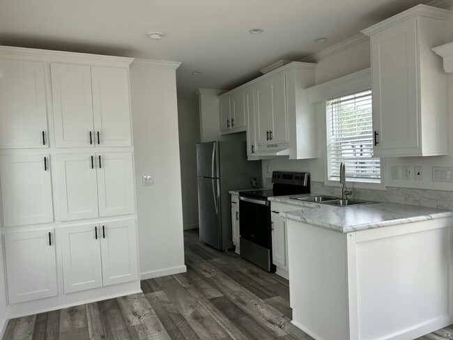 Photo - 6105 Land O' Lakes Blvd