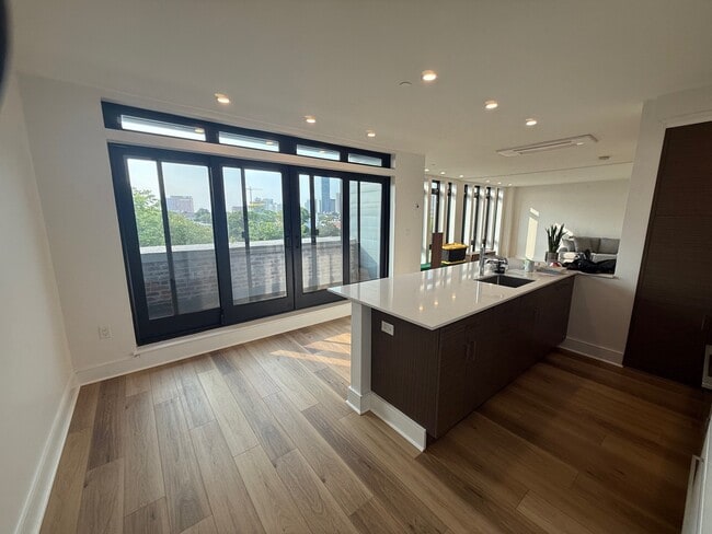 Building Photo - 1714 Washington St Unit 6C