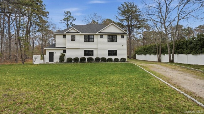 Building Photo - 420 Maple Ave S