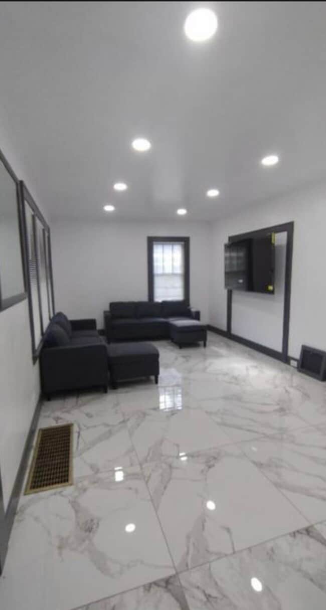 4 Chapel Pl