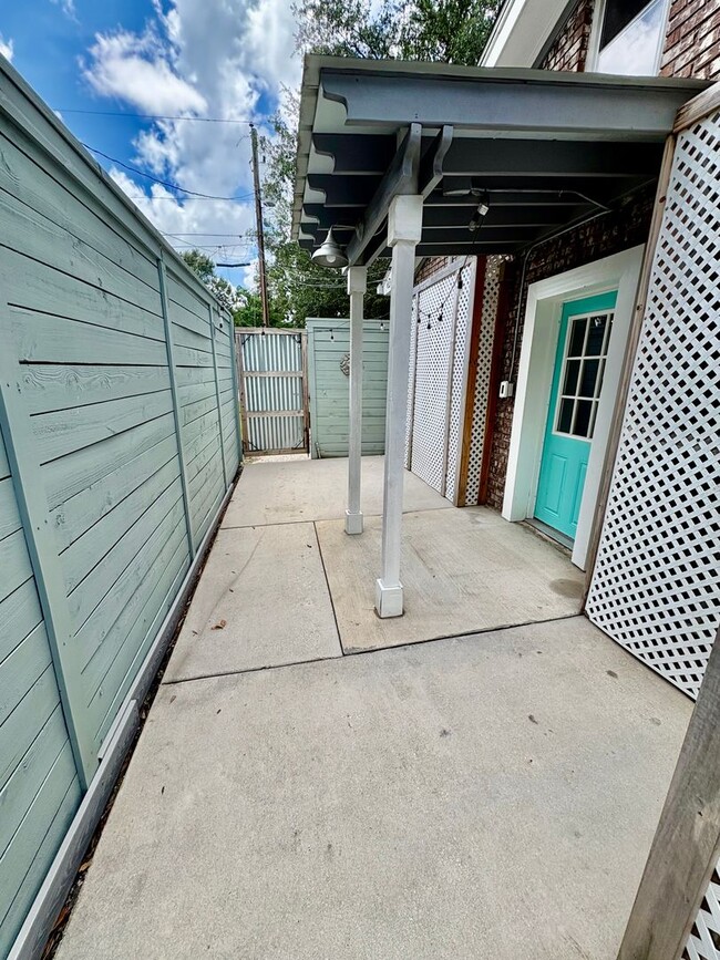Building Photo - Charming One Bedroom ADU Furnished or Unfu... Rental