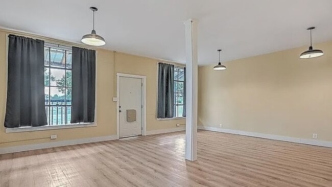 Photo - 1004 Fairview Ave