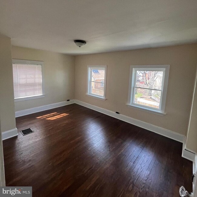 Building Photo - 609 Smithfield Ave