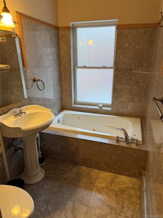 Photo - 421 E 119th St