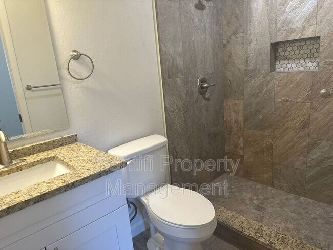 Photo - 1324 SE 24th Ave