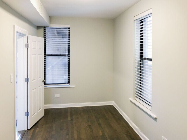 Photo - 2732 N Wayne Ave Unit 2730-2