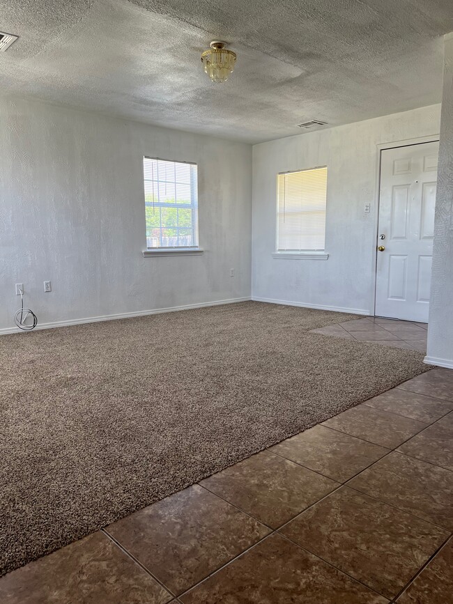 Photo - 2602 NW Commerce Cir