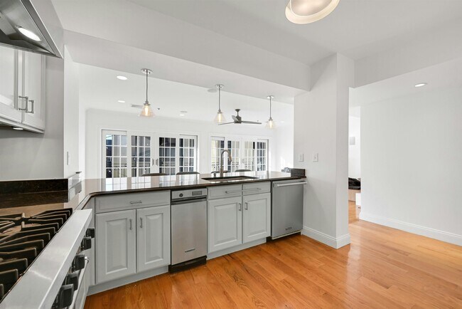 Photo - 64 Madison St Unidad 3