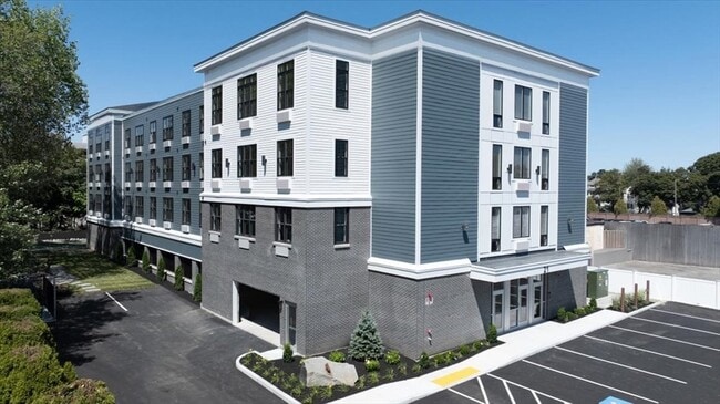Building Photo - 21 Totman St Unit 203
