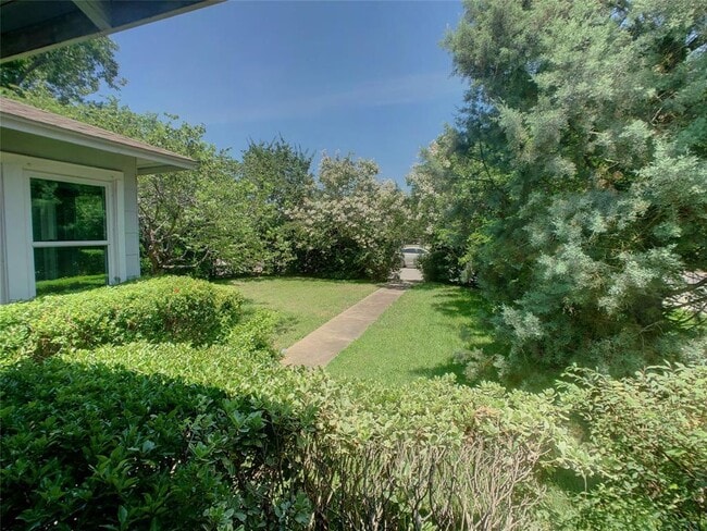 Photo - 5010 Shoalwood Ave