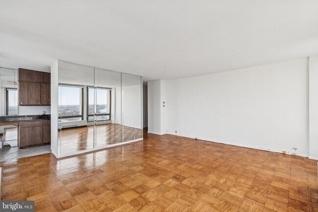 Photo - 220 Locust St