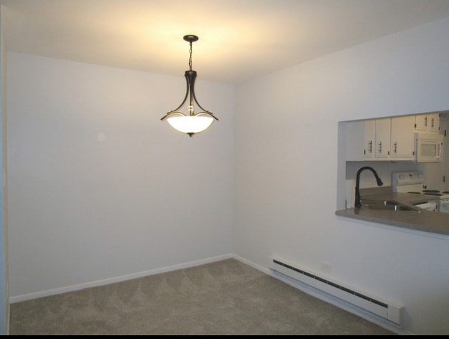 Photo - 662 Daisy Ln