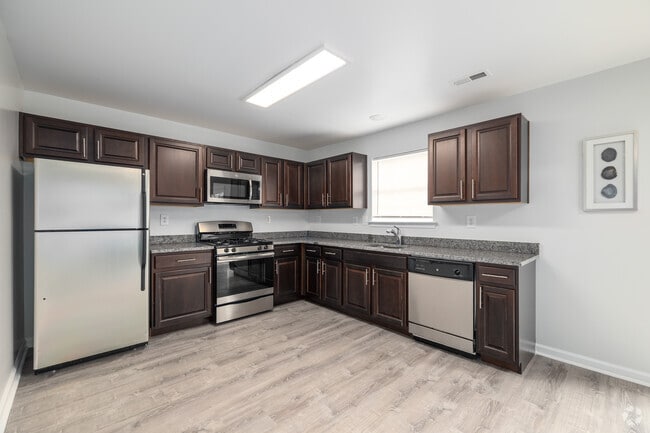 3 habitaciones, 2.5 baños, 1,610 pies cuadrados - Cocina - Yorkshire Meadows Apartamentos