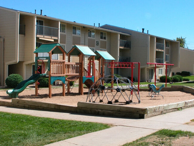 Tot lot - Timberleaf Apartments