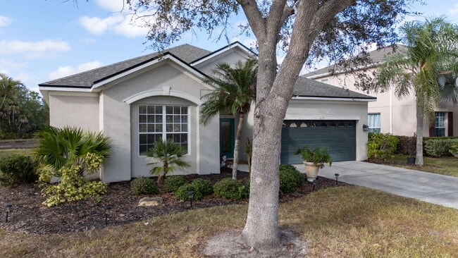 Photo - "Spacious 3-Bedroom Oasis with 2 Baths and 2,287 Sq Ft in Bradenton!"