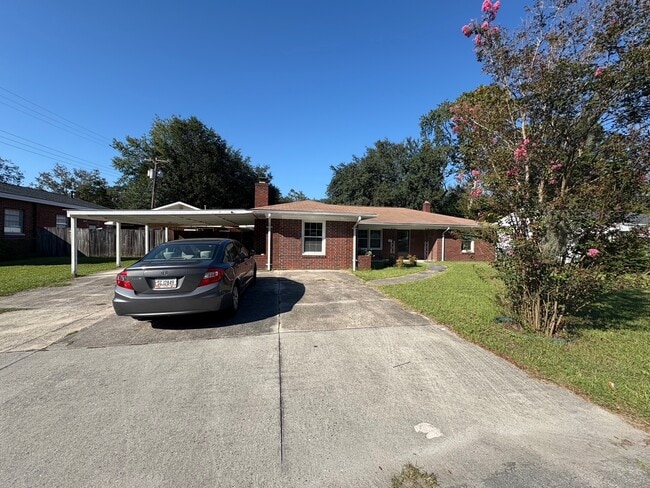 Building Photo - 2018 Louisiana Ave Rental