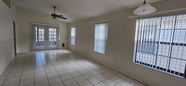 Photo - 2315 NE 40th Ave