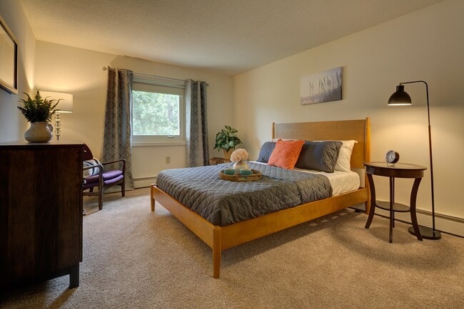 Photo - Rockingham Village Apartments